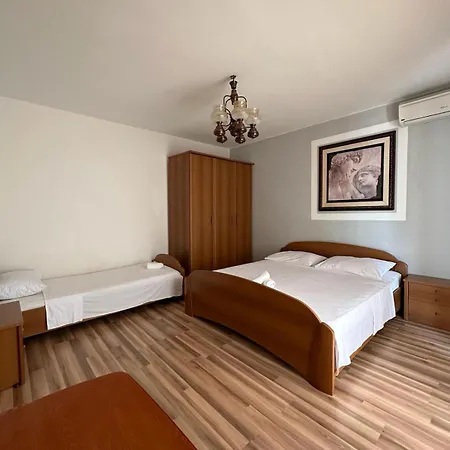 Mare 1 * Makarska